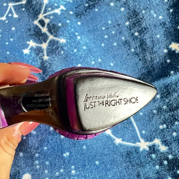 💜 Lorraine Vail Just the Right Shoe by Raine Willittis Designs - Picture 2 of 3